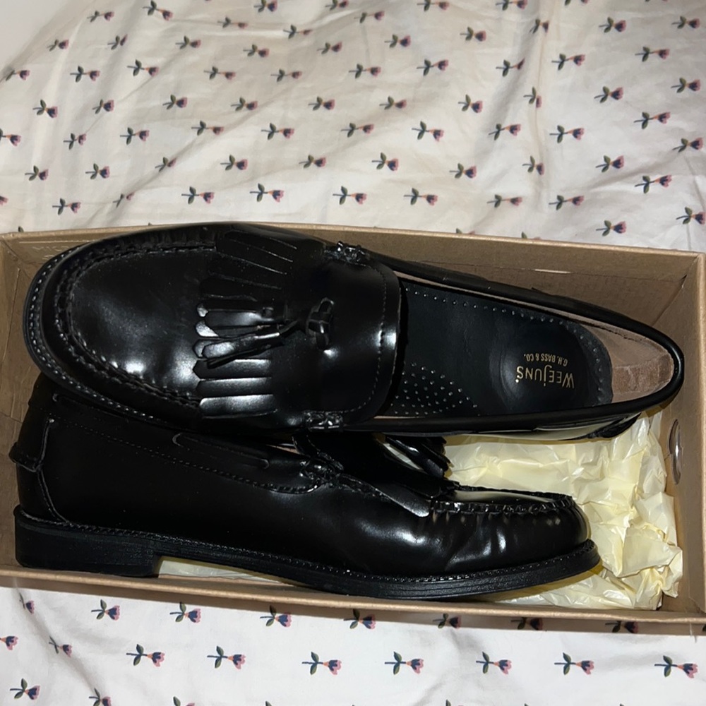 GH Bass  black loafers